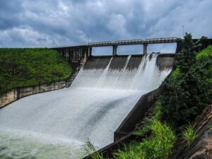 Ahorra energía con la hidroeléctrica: ventajas del flujo constante