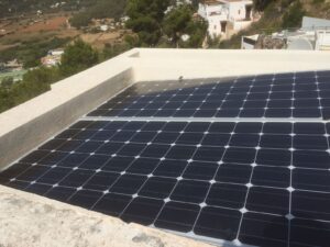 Errores comunes en el mantenimiento de paneles solares: optimiza eficiencia y evita fallas